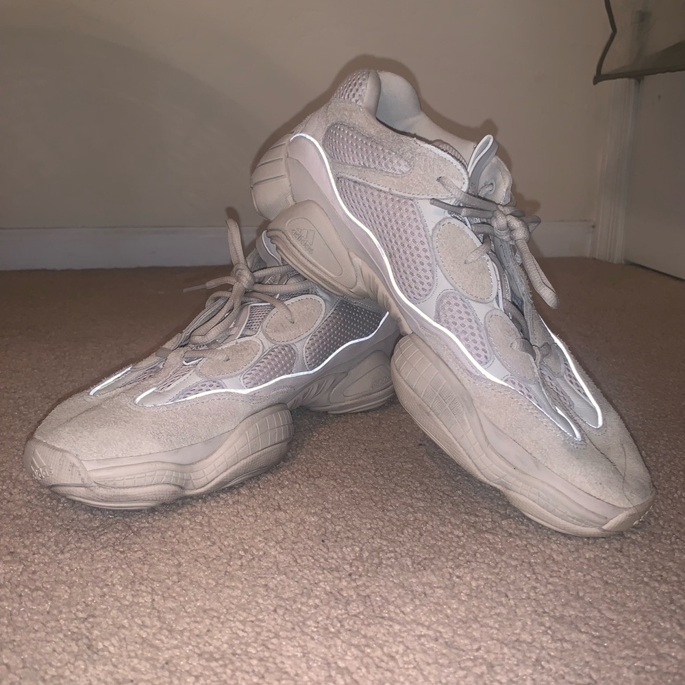 Yeezy’s Men’s Size 11